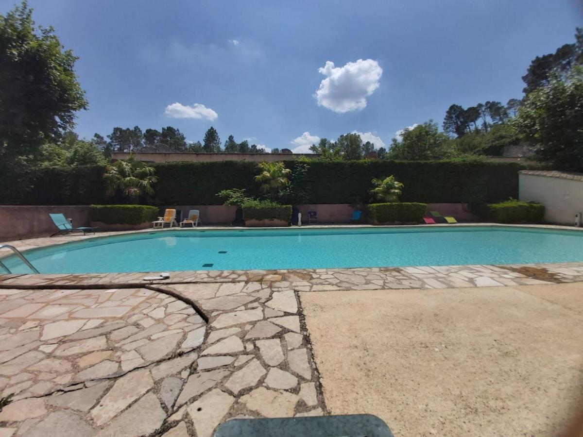 Eblouissant Appartement Au Calme D'Une Residence Avec Piscine Idealement Situe Au Pied Du Colorado Provencal Dans Le Prestigieux Luberon Rustrel Eksteriør billede