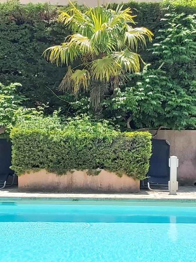 Eblouissant Appartement Au Calme D'Une Residence Avec Piscine Idealement Situe Au Pied Du Colorado Provencal Dans Le Prestigieux Luberon Rustrel Eksteriør billede